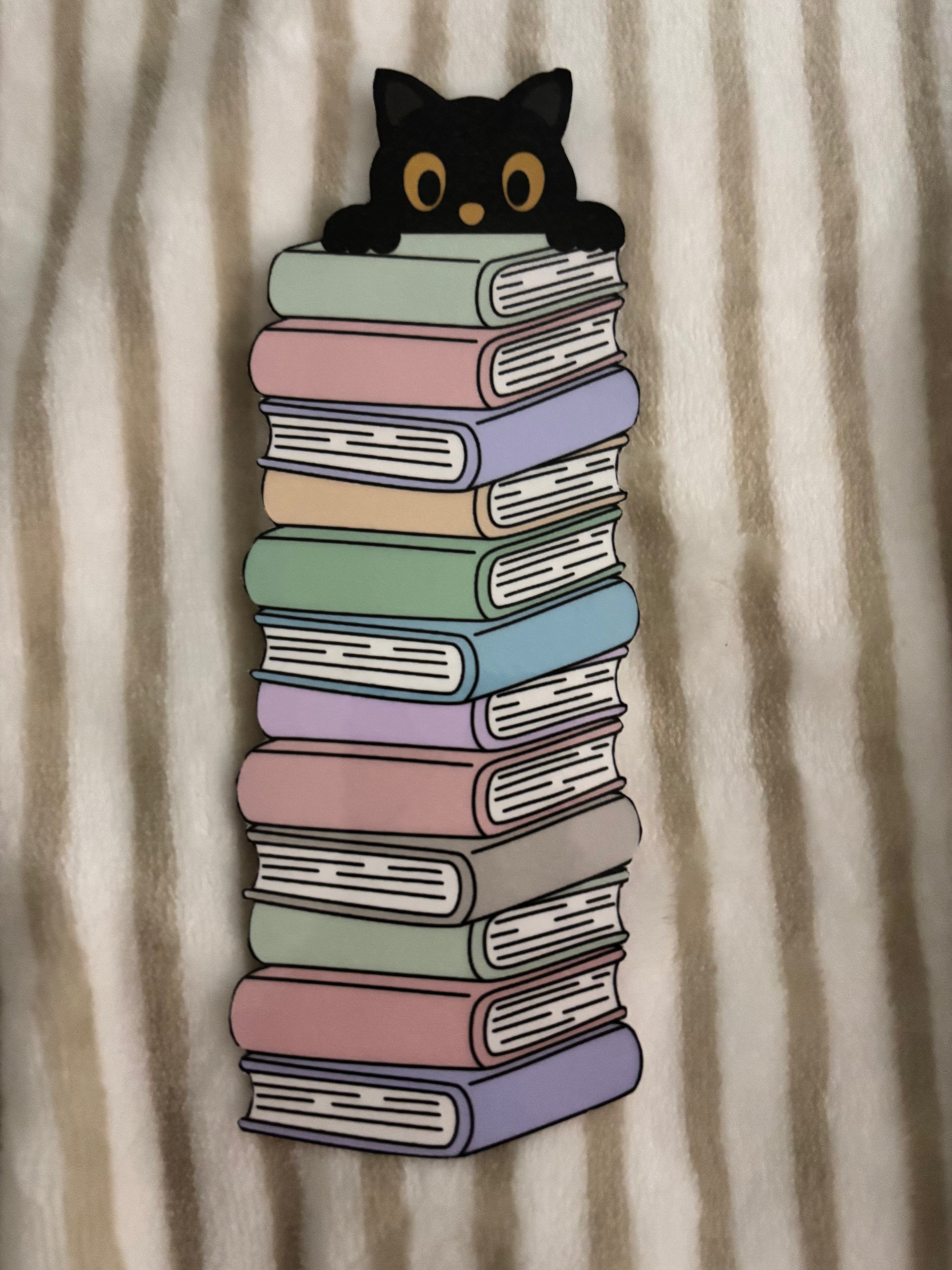 double-sided Hand-cut Peekaboo Cat stacked on top of piled books♡