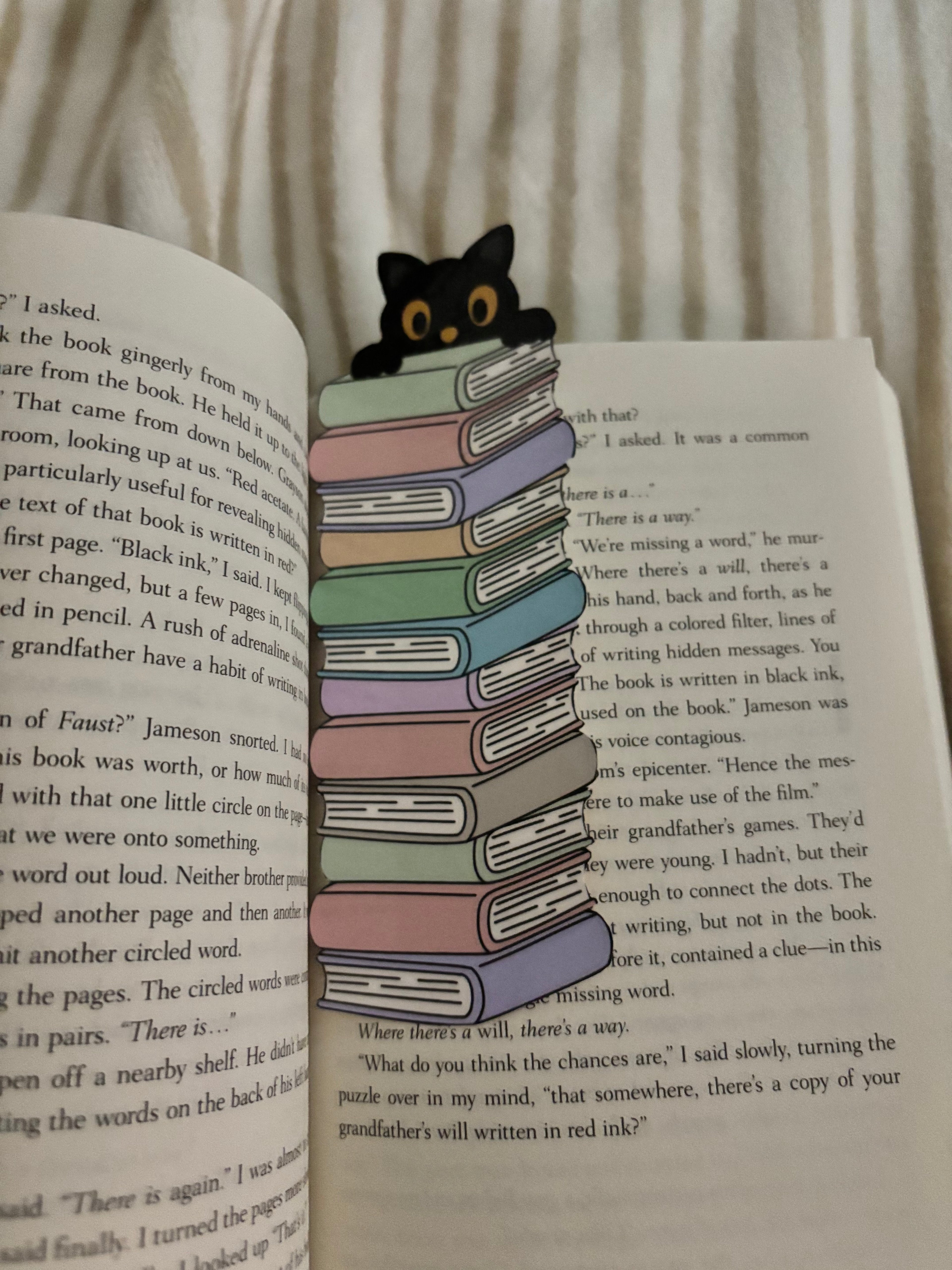 double-sided Hand-cut Peekaboo Cat stacked on top of piled books♡